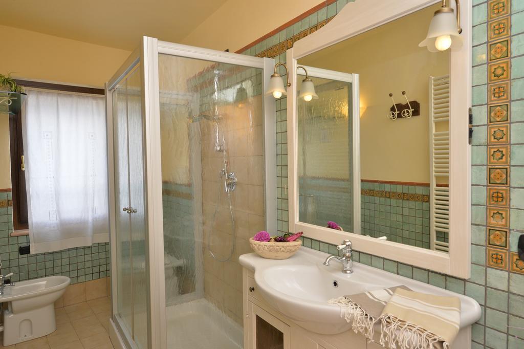 B&B Corte Giare SantʼAmbrogio di Valpolicella Rum bild